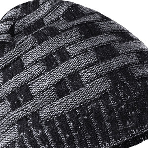 ODM Gorro de jacquard tejido de lana de invierno con diseño de moda más popular para hombres a precios razonables Gorros - Product Image 3
