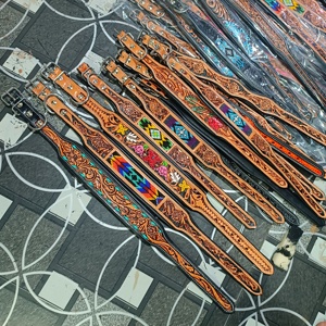 OEM ODM ปลอกคอสุนัขแบบตะวันตกประดับด้วยลูกปัดแบบนุ่มใช้มือแกะหนังวัวปลอกคอสุนัขผู้ผลิต - Product Image 3