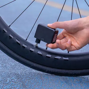 Şarj edilebilir lastik şişirme bisiklet aksesuarları bisiklet basınç göstergesi ile hava pompası yüksek basınç dijital pompası