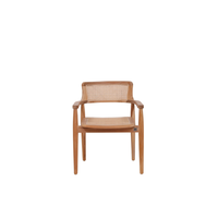 Chaise de patio en bois de teck avec dossier et assise en rotin d'Indonésie