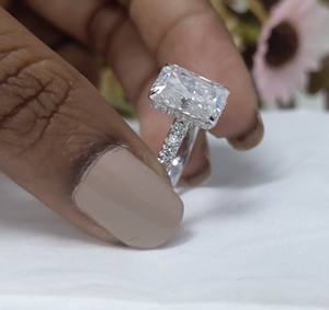 แหวนทองคำขาว 14k สำหรับผู้หญิง แหวนเพชรทรงรัศมี 2.75 กะรัต เพชรเพาะเลี้ยงในห้องปฏิบัติการ แหวนหมั้นแบบวงแหวนซ่อน แหวนเพชรเม็ดเดี่ยว - Product Image 5