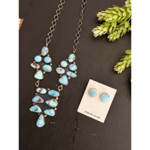 Ensemble de colliers en turquoise et argent sterling Golden Hills, fabriqué à la main par des artistes Navajo - Bijoux culturels de collection - Product Image 4