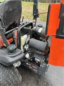 Tondeuse à gazon KUBOTA ZD1211 - Garantie de 3 ans, couleur orange, fabriquée en France - Product Image 2