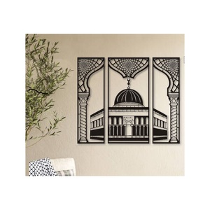 Elegantes piezas de arte de pared islámica metálica que combinan diseños contemporáneos con caligrafía islámica tradicional para hogares - Product Image 2