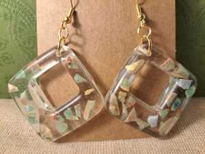 Pendiente de resina y madera hecho a mano Pendiente de aro de forma redonda Koffee Pendientes de gota de madera africana con producto de venta - Product Image 2