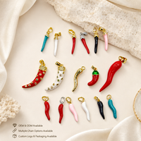 Ciondoli Personalizzati a Forma di Peperoncino Italiano, Charm in Smalto Rosso e Rosa con Zirconi per Creare Collane e Bracciali