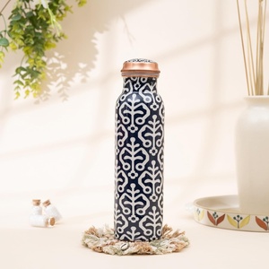 Botella de agua de cobre martillado profundo para beneficios de salud Ayurvédica a prueba de fugas Diseño ecológico y duradero - Product Image 5