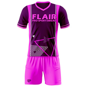 Kits de football rétro conçus sur mesure Uniformes de maillot de football pour enfants de haute qualité pour hommes - Product Image 6