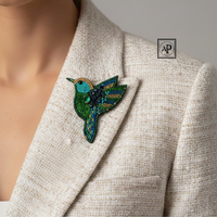Broche Colibri Perlée Très Vendue, Broderie de Paillettes Vertes, Accessoire Élégant Fait Main pour Revers de Vestes et Sacs