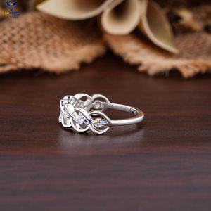 Lab-Stone Party Wear Bague en diamant 0.28 TDW taille ronde or blanc couleur EF-VS - Product Image 2