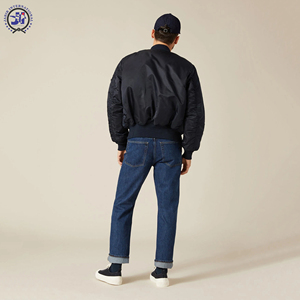 Ropa de invierno Peso ligero 2024 Alta calidad Venta al por mayor Hombres Material de poliéster Peso ligero Hombres Chaqueta de Bombardero - Product Image 5