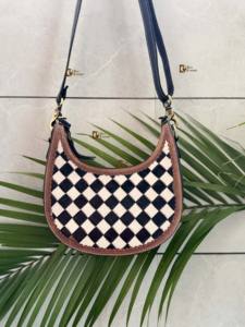 กระเป๋าหนังแท้ลายสลักมือ ดีไซน์ล่าสุด สไตล์ยิปซี โบโฮ สะพายไหล่ ทำมือ ลายตาราง ดีไซน์แบบตะวันตก - Product Image 3