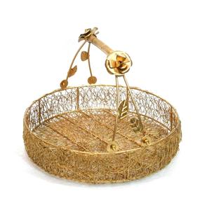 Panier en fil métallique doré pour la nourriture pour le stockage Panier en métal de concepteur utilisé dans la cuisine et la maison. - Product Image 5