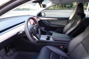 Tesla Model Y Long Range AWD Dual-Motor AWD 2024, autonomie de 310 milles - Product Image 6