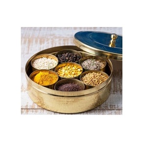Boîte à épices en laiton à sept compartiments de haute qualité Récipient Masala en métal pour la cuisine grossiste indien direct - Product Image 1