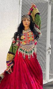 Dernières robes en soie afghanes Kuchi colorées pour femmes Vêtements Pashtune pour occasions spéciales Style indien et pakistanais - Product Image 5