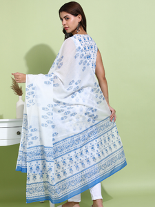 Vêtement ethnique bleu pour femmes en gros, kurta en coton droit sans manches à imprimé floral avec pantalon et dupatta, longueur mollet, col en V - Product Image 5