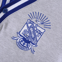 Cardigan universitaire personnalisé en gros avec lettres grecques, patch en chenille, broderie de blason, col en V, boutons, rayures, tricotage, style universitaire