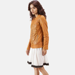 Chaqueta de Cuero de Lujo para Mujer, Corte Elegante, Prenda Exterior Estilosa, Textura Premium, Perfecta para Uso Casual o de Noche, Genuina - Product Image 4