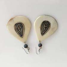 Pendientes Clásicos de Cuerno de Búfalo para Mujer, Joyería de Moda Atemporal, Pendientes de Cuerno de Búfalo para Mujer, Diseño Audaz Hecho a Mano - Product Image 5