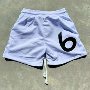 กางเกงขาสั้นเล่นกีฬา5นิ้วสำหรับผู้ชายกางเกงขาสั้นตาข่ายพิมพ์ลายหน้าจอสำหรับฤดูร้อนงานตามสั่ง - Product Image 4