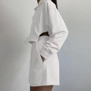 Vêtements pour femmes 2025 logo personnalisé vêtements de sport ensemble de survêtements courts haute qualité femmes deux pièces sweat à capuche court et ensemble short - Product Image 5