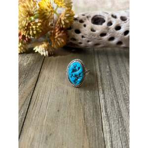 Anillo de Plata de Ley con Turquesa Kingman Hecho a Mano por los Navajo, con Engaste de Oro Rosa, Talla 7.75, Regalo, Marca Privada Licenciada 'IS' - Product Image 1