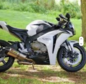 Motocicleta Deportiva RR de 1000 cc Recién Llegada - Product Image 2