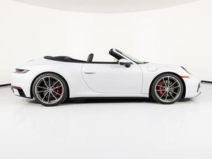 Meilleures ventes - Produit phare - <span class=keywords><strong>Porsche</strong></span> <span class=keywords><strong>911</strong></span> Carrera <span class=keywords><strong>Cabriolet</strong></span> 2023 d'occasion, état impeccable, prête <span class=keywords><strong>à</strong></span> rouler - Product Image 3