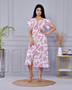 Hermoso Kurti de algodón estampado floral blanco y rosa con patrón tradicional Jaipuri para uso diario de mujeres de la India - Product Image 5
