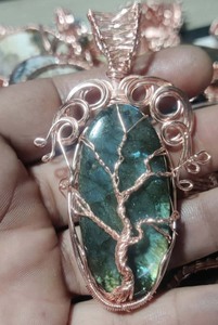 Impressionnant pendentif Coper en métal fait main Labradorite 30To35mm ensemble percé avec lunette ensemble pour bijoux de mode avec cadeau d'anniversaire - Product Image 2