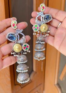 Boucles d'oreilles Fusion à trois couches faites à la main pour femmes pour des accessoires de mode festifs décontractés et de mariage - Product Image 3