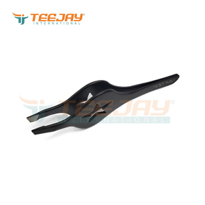 Pince à épiler en acier inoxydable noir thermolaqué, manche étoilé, pointe inclinée, durable et légère pour le traitement des sourcils, OEM - Product Image 4