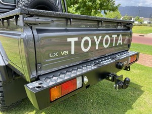 Toyota lannd Cruiser 79 BA รถกระบะดีเซล4.5L เกียร์ธรรมดาห้องโดยสารคู่มีจำหน่ายในราคาที่ถูกมาก - Product Image 2