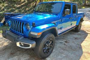 Gladiator Sport 2023, 4x4, Motor V6, Tracción en las Cuatro Ruedas, Color Azul Hidro, Mayormente sin Modificaciones - Product Image 2