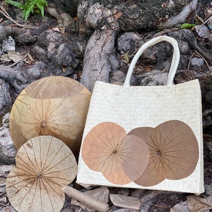 โอบกอดประเพณี: หมวกใบบัวทำด้วยมือคุณภาพสูงสำหรับสไตล์ของแท้และเป็นมิตรกับสิ่งแวดล้อมในราคาที่แข่งขันได้ - Product Image 3