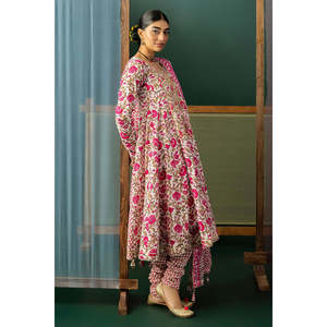 ชุดสูทผ้าลอนปักลายโกต้าสำหรับผู้หญิง 3 ชิ้น พร้อมผ้าคลุมไหล่พิมพ์ลาย รุ่น CL-62043 - Product Image 4