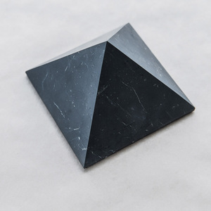 Pirámide de shungita sin pulir de 3.1 pulgadas (80 mm) - Product Image 1