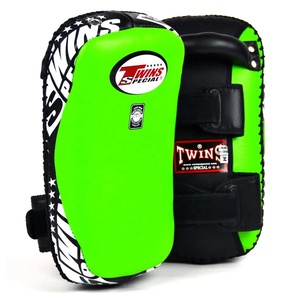 แผ่นรองแขนเตะคู่แบบกำหนดเองคุณภาพสูงสำหรับฝึกซ้อมมวยและเตะ - Product Image 1
