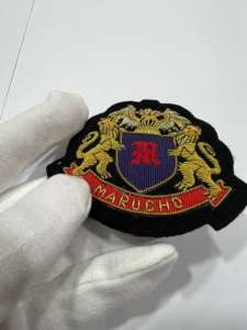 Badge brodé de style nouveau, service OEM, pour vêtements, fabrication sur mesure, qualité supérieure, badges brodés faits à la main - Product Image 3