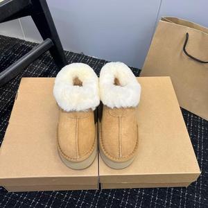Nouvelles bottes de créateur haut de gamme pour femmes, vente en gros, design tendance, chaussures d'hiver de haute qualité, bottes chaudes en fourrure, chaussures de neige personnalisées - Product Image 1