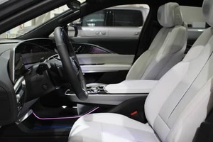 2023 L I R I Q AWD SUV Double Motor Leather Seats R18 Tires Lithium Battery 110kWh Fast Charge <b>Panoramic</b> Sunroof LED Lights 6 - Product Image 3