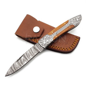 Cuchillo de caza plegable de Damasco compacto con hoja de acero de primera calidad para un rendimiento fiable - Product Image 2