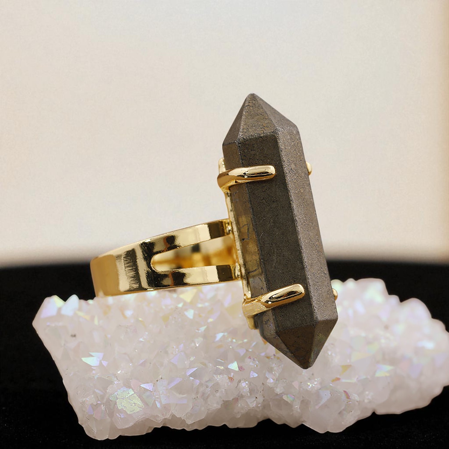 เหล็ก pyrite