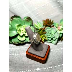 Anillo Ajustable de Plata de Ley Jeff Largo con Incrustaciones en Bisel, Ideal para Regalo - Product Image 3