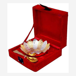Diseño profesional plata y acabado dorado en forma de loto y latón atractivo para artículo de regalo cuenco y cuchara de latón hecho a mano regalos - Product Image 1