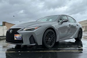 Lexus IS 500 Launch Edition 2022 Usado en Excelentes Condiciones # 14 de las 500 unidades construidas, 8,500 millas, motor V8 de 5.0 litros, sin modificar - Product Image 3