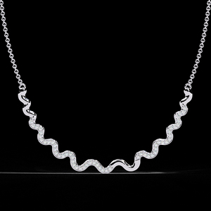 สร้อยคอทรงโค้งสีทองสีโรสโกลด์สีขาวพร้อมเพชรโมอิสซาไนท์ดีไซน์เครื่องประดับที่สง่างาม - Product Image 3