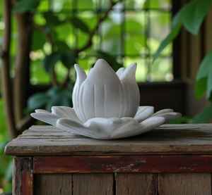 Support de bougie chauffe-plat en marbre blanc fait main de 7 pouces, décoration d'intérieur, autels spirituels, Noël moderne, durable et résistant à la chaleur - Product Image 3