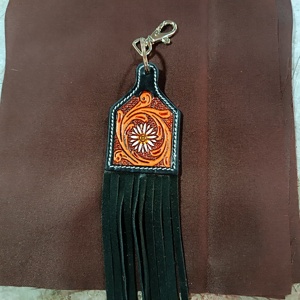 Porte-clés en cuir de fourrure de vachette porte-clés Western au prix de gros accessoires de sac porte-clés usiné - Product Image 2